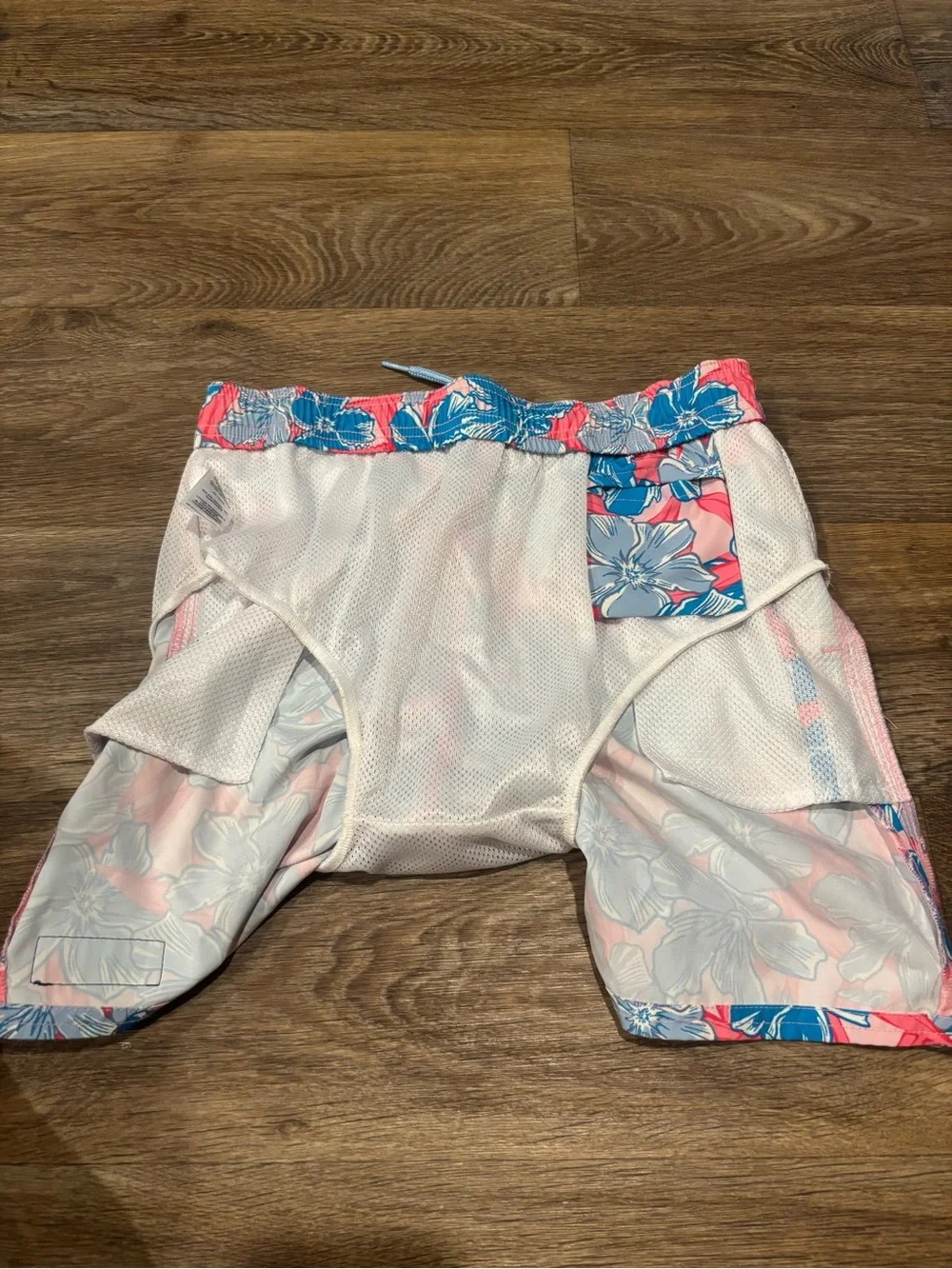 Vineyard Vines Chappy Swim Trunks Boys M 12 14 Pink Blue Hibiscus Floral